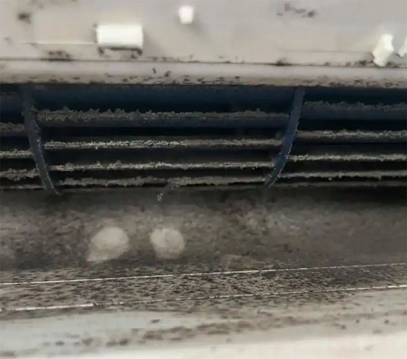 应县空调吹的风有股烧焦味是怎么回事